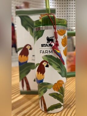 🏝️🦜40oz Stanley Farm Rio Tropical Parrot Tumbler - Green, White, Red, Blue 40oz